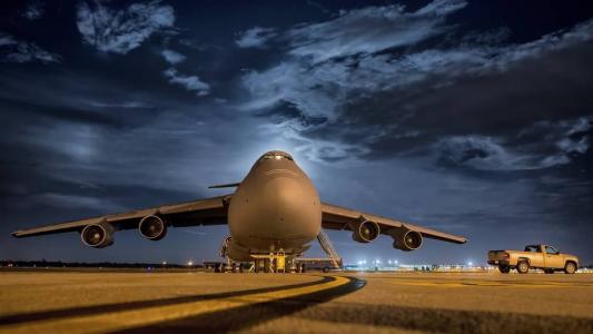'Nenhuma aeronave pode decolar neste momento', disseram as autoridades aéreas
