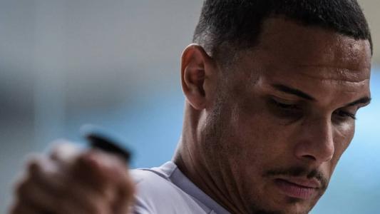 Neris pode ganhar lugar de Oliveira na defesa do Cruzeiro
