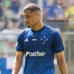 Cruzeiro terá desfalque de Neris, suspenso, para próxima partida no Brasileirão