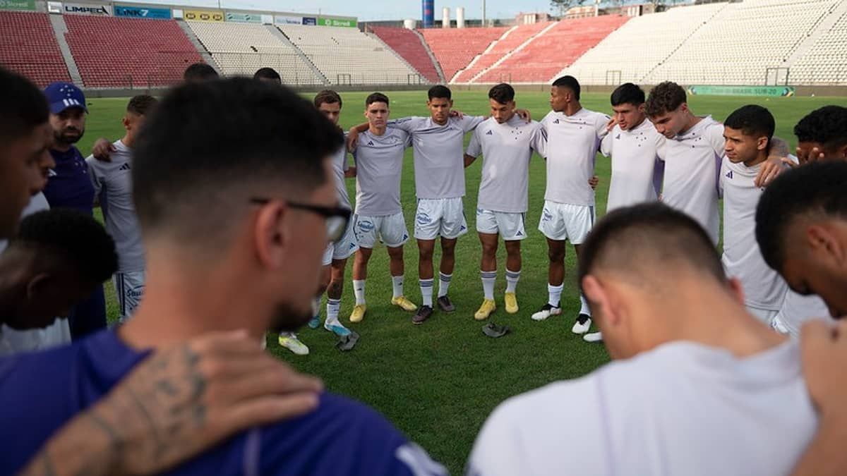 Cruzeiro enfrenta 'maratona' em meio a duas decisões no sub-20