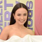 Larissa Manoela expõe relação com os pais: 'tava insuportável pra mim'