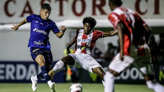 Neto Moura foi um dos destaques do Cruzeiro contra o Villa Nova