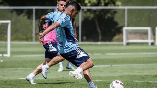 Neto Moura, volante do Cruzeiro, comentou sobre a saída de bola nesta temporada