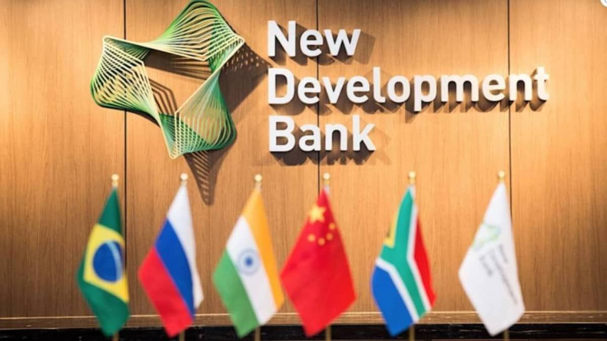 Dilma viaja à China e assume cargo de presidente do NDB