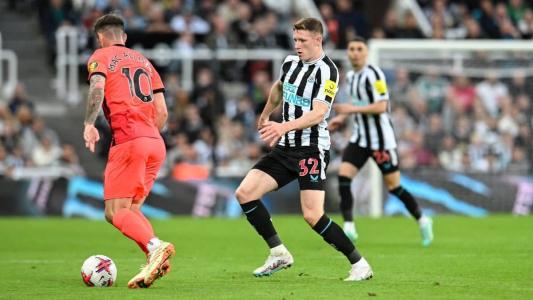 Newcastle tenta aumentar a distância para o quarto colocado