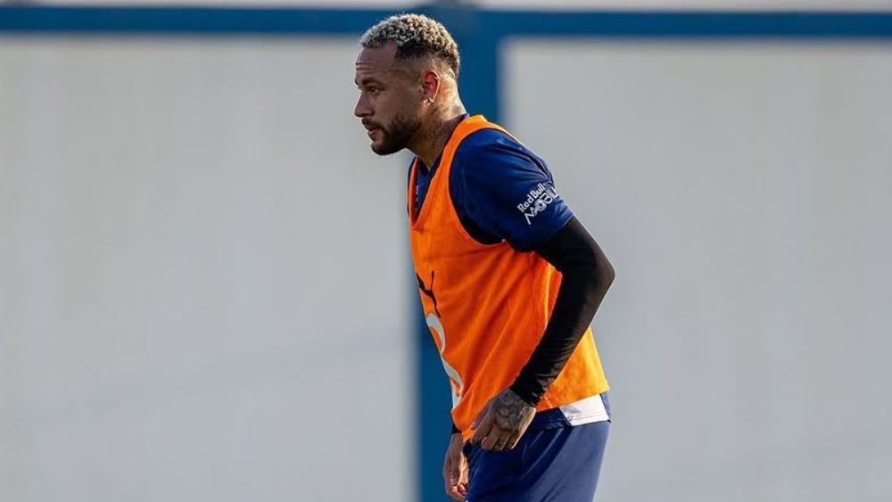 Neymar faz último treino antes de pausa do fim de ano e celebra: 'Descansar a mente'