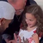 Neymar assina camisa de torcedora e dispara: ‘Sou Mengão também’