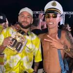 Em cruzeiro, Neymar ganha cordão de R$ 2 mi de influencer investigado pela PF