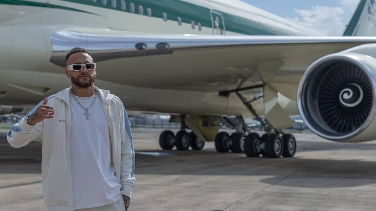 Neymar viajou à Riad a bordo de avião da família real avaliado em R$1 bilhão