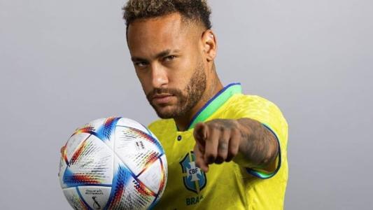 Neymar com a camisa da Seleção Brasileira