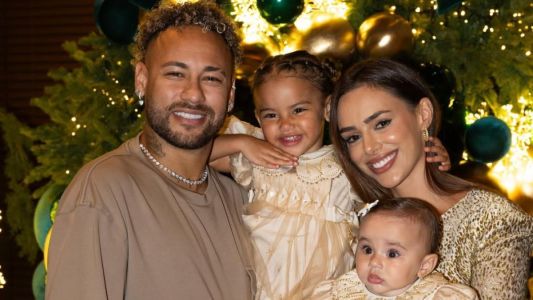 Neymar com Bruna, Mavie e Mel