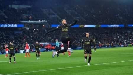 Neymar comemora gol marcado pelo PSG neste domingo (29)