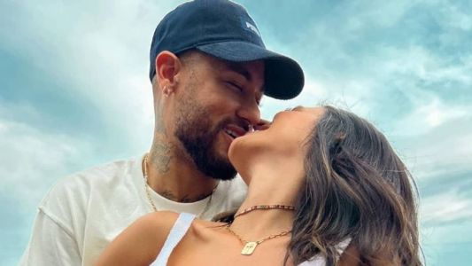 Neymar e Bruna anunciaram a gravidez em abril
