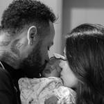Neymar posta primeira foto com filha recém-nascida, Mavie