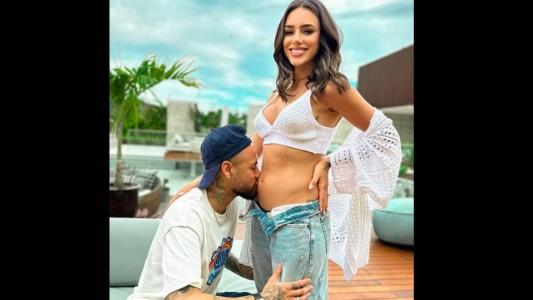 Neymar e Bruna Biancardi confirmaram a gravidez pelas redes sociais