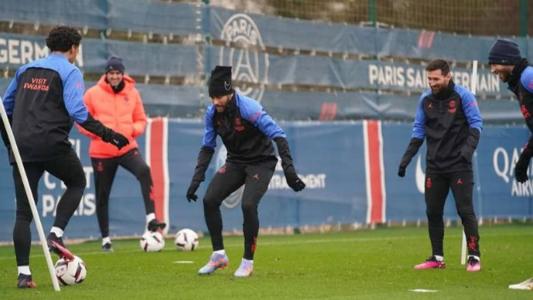 Neymar e Messi treinaram nesta terça-feira (10)