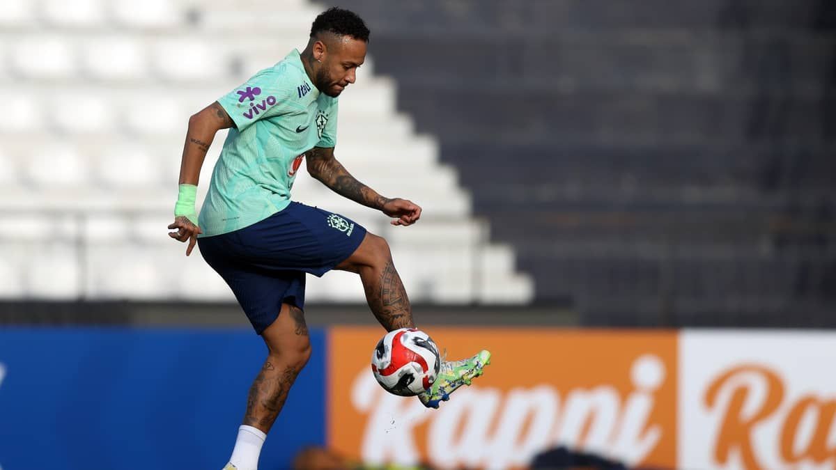 Seleção: veja quando Neymar pode bater Pelé em gols também na conta da CBF