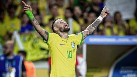 Neymar está fora da partida por lesão