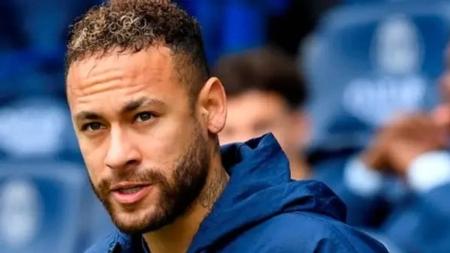 Neymar está fora da temporada do PSG