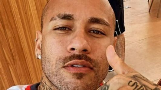 Neymar exibiu novo visual neste domingo (12)