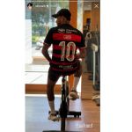 Neymar surpreende e publica foto com camisa de Gabigol em clube brasileiro