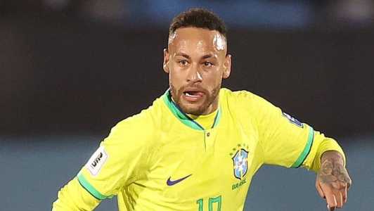 Neymar no Estádio Centenário, em partida contra o Uruguai, jogo em que rompeu o LCA do joelho esquerdo