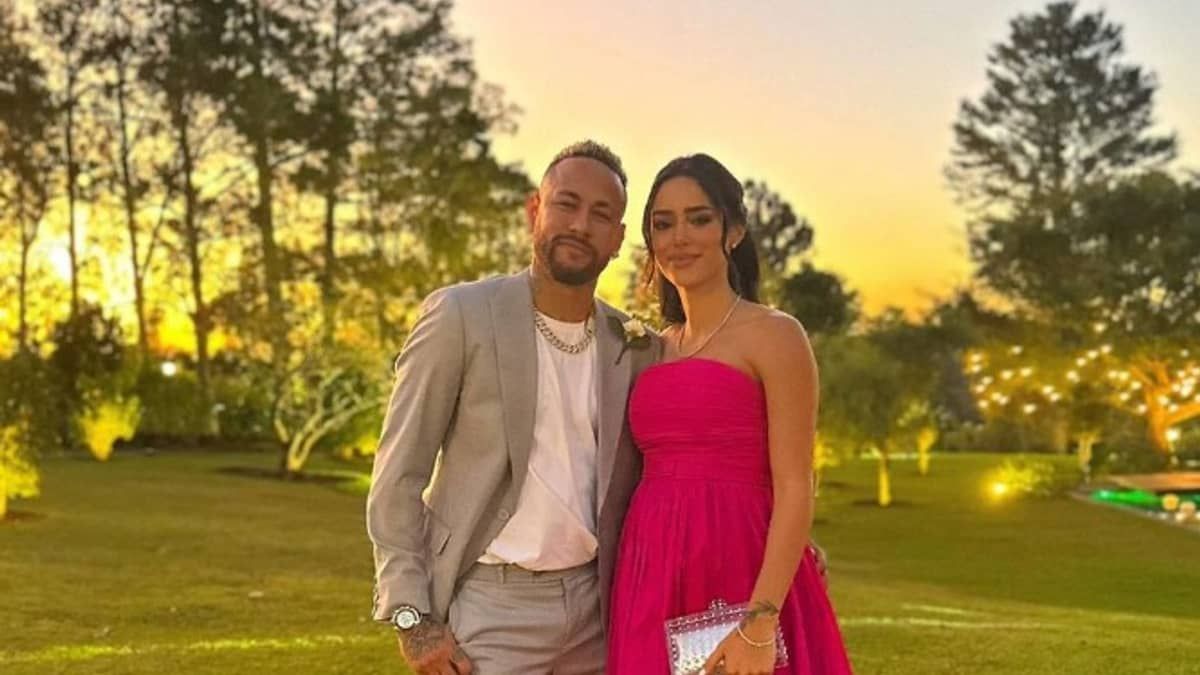 Neymar foi orientado a pedir perdão à Bruna antes de leilão, diz jornal
