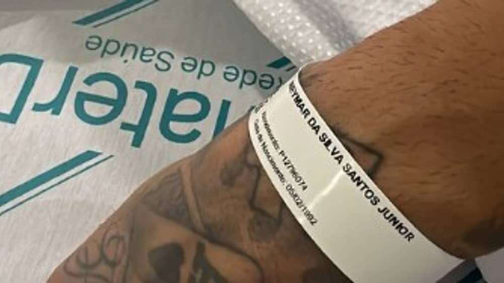 Neymar posta foto em hospital de BH antes de cirurgia no joelho esquerdo
