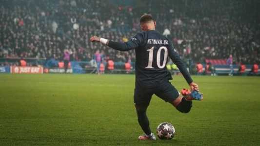 Neymar saiu de campo machucado na vitória do PSG sobre o Lille