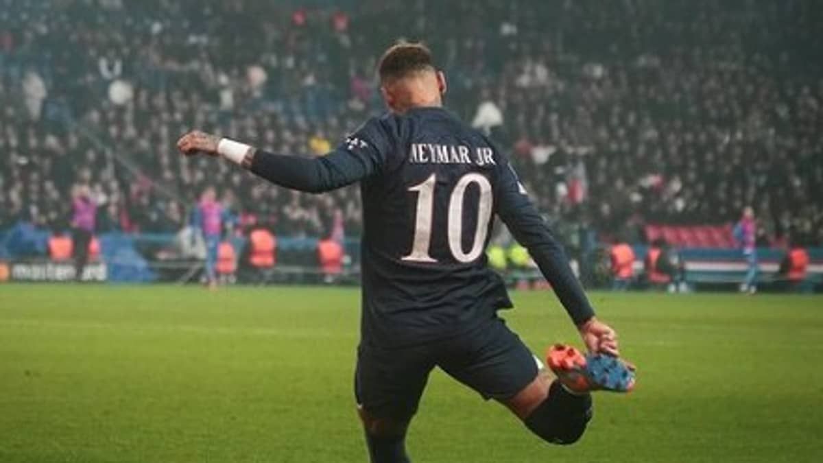 Atacante campeão do mundo afirma que a lesão de Neymar é boa para o PSG e chama o brasileiro de 'insuportável'