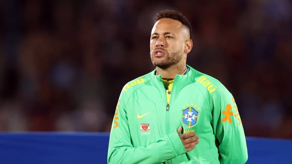 Neymar tem alta hospitalar após cirurgia no joelho em BH