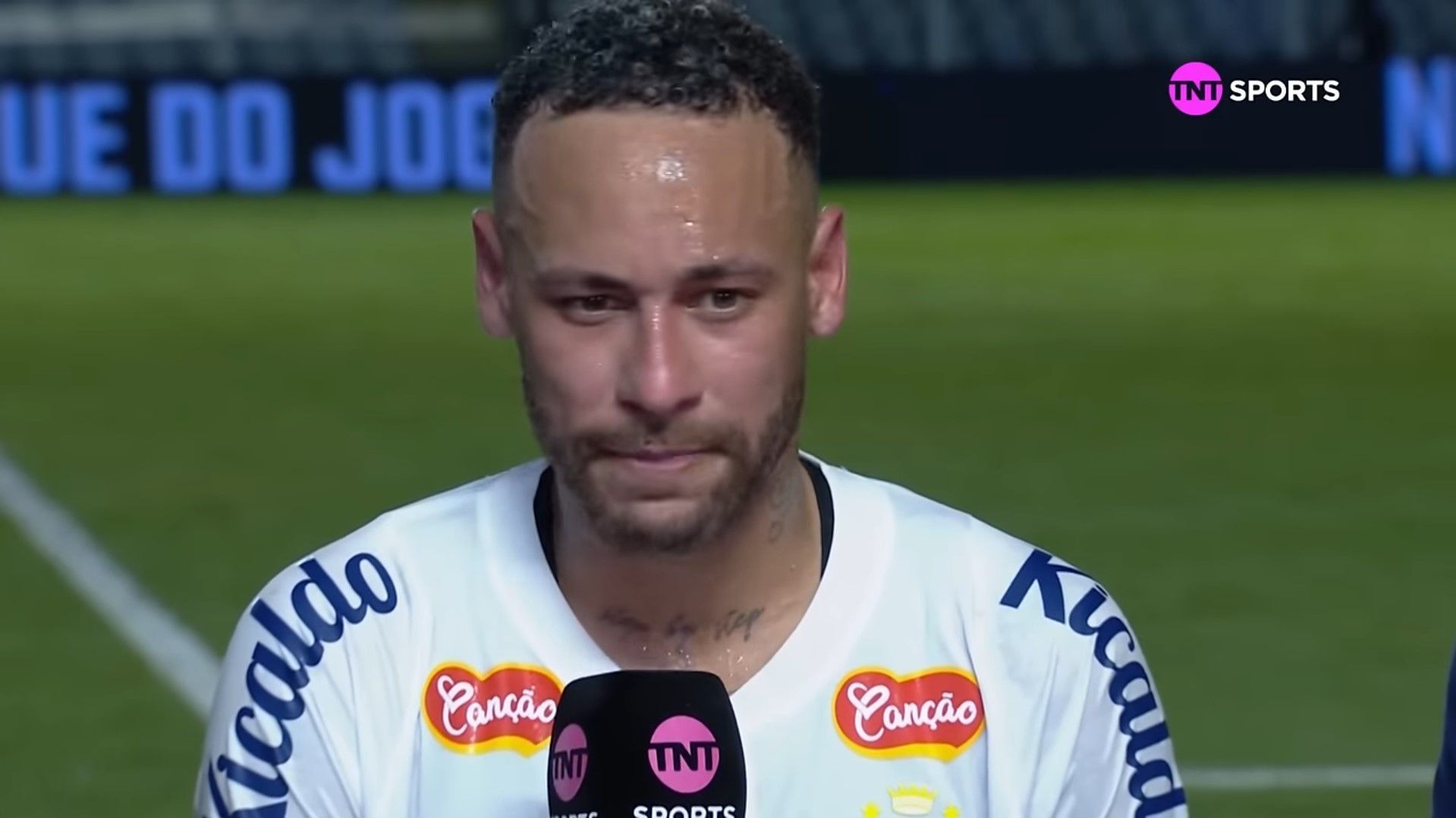 Neymar elogia narrador da TNT envolvido em polêmica com jornalista