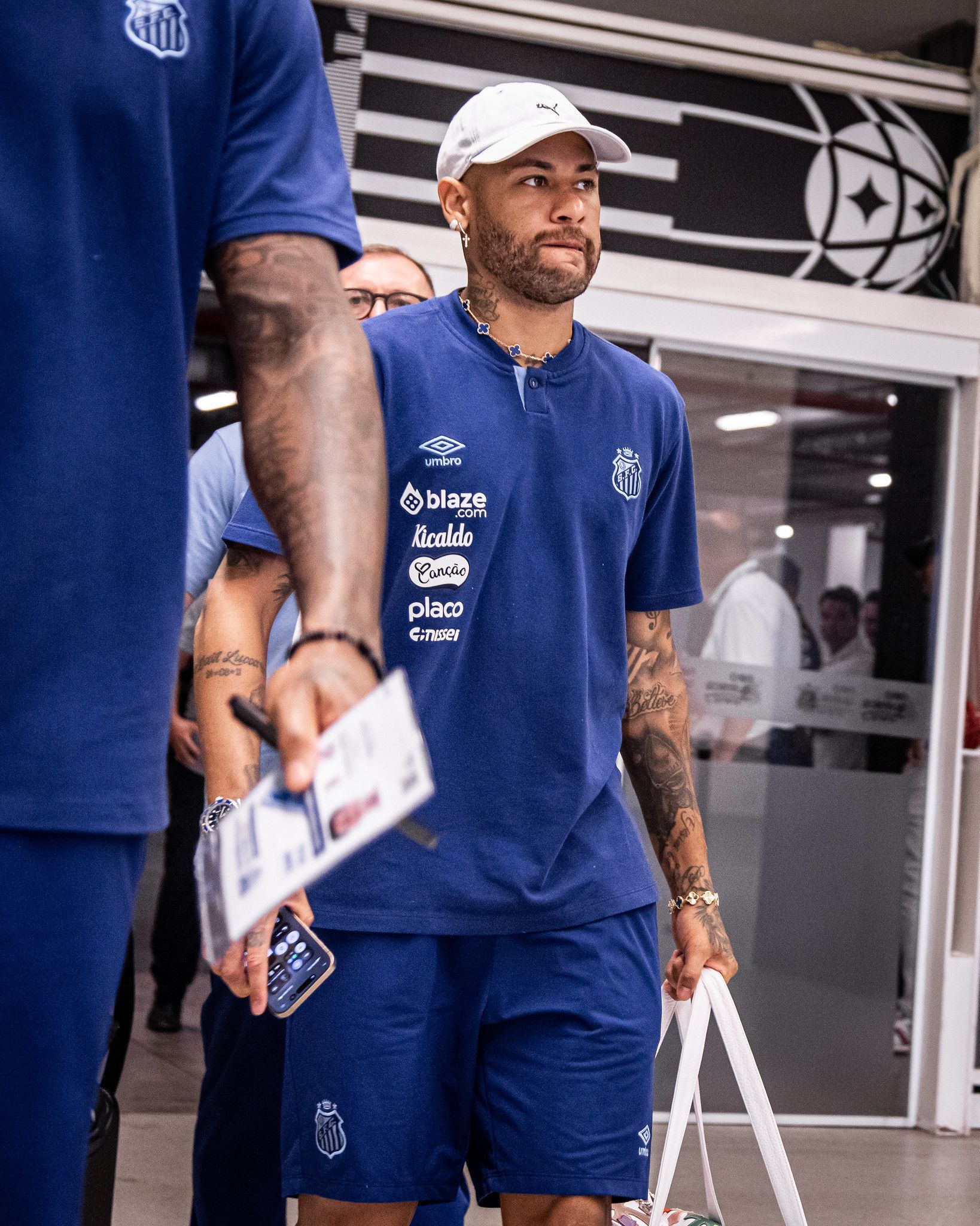 Neymar se pronuncia sobre ausência em clássico com Corinthians e manda recado