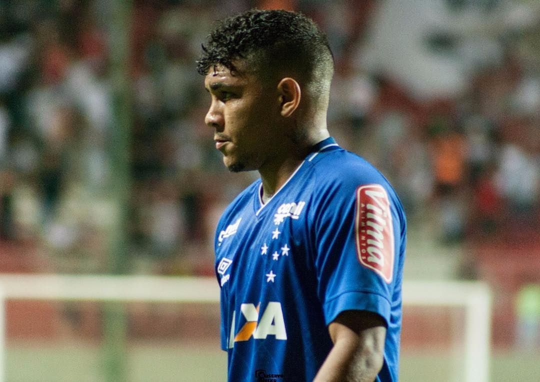 Ex-Cruzeiro é anunciado em clube sem divisão e vai atuar ao lado do irmão