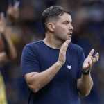 Larcamón busca feito inédito no Cruzeiro nas finais do Campeonato Mineiro
