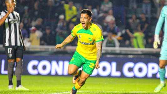 Nicolás Fernández marcou os dois gols da vitória do Defensa y Justicia em cima do Botafogo