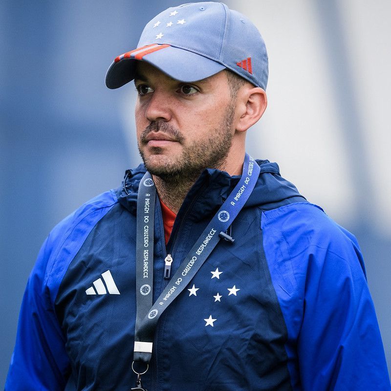 Clube argentino faz proposta por Nicolás Larcamón, ex-técnico do Cruzeiro