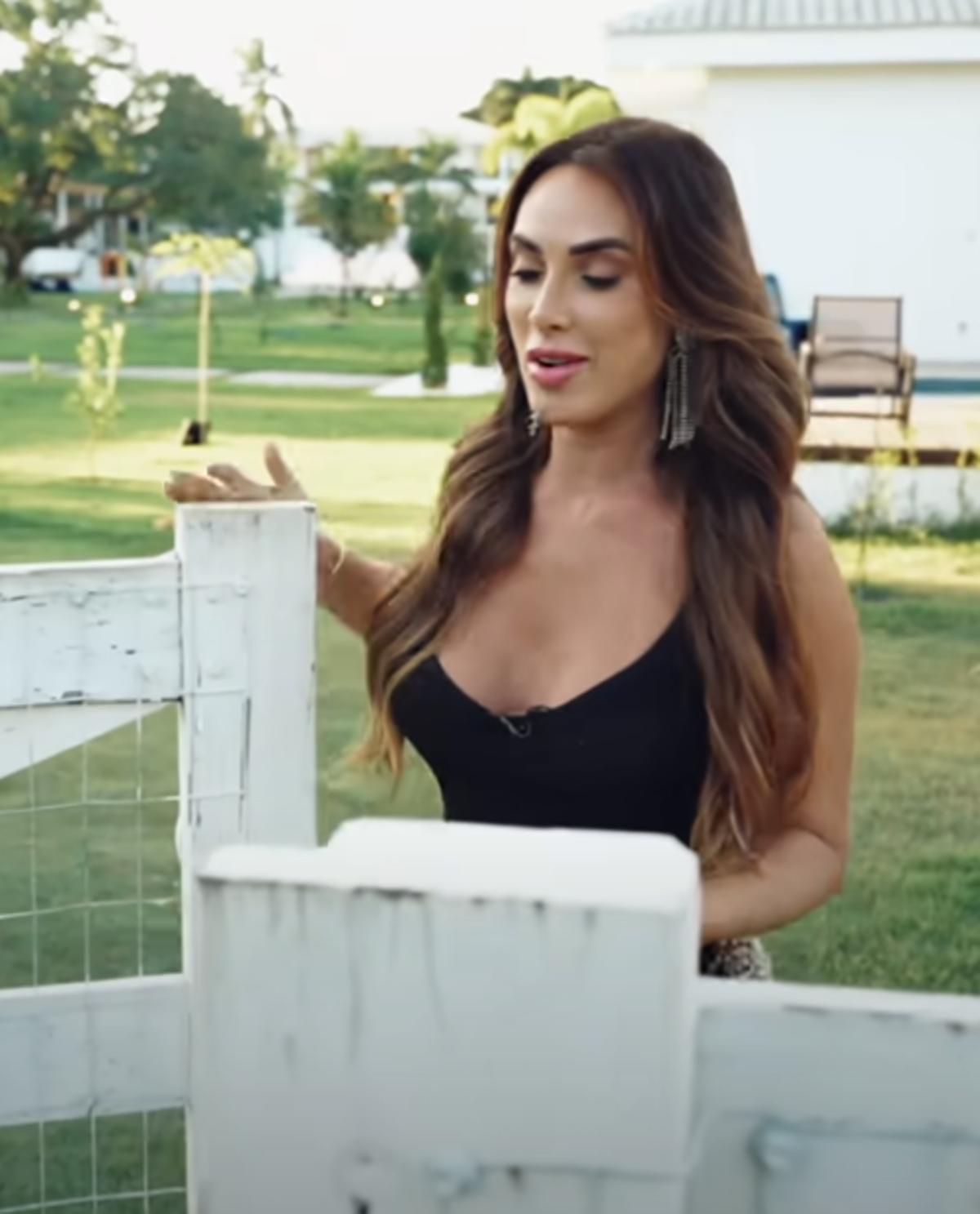 Nicole Bahls abre as portas da mansão com 18 quartos e 20 mil metros quadrados; veja fotos