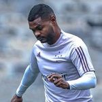 Nikão fica fora de treino no Cruzeiro e segue como dúvida para jogo com o Goiás
