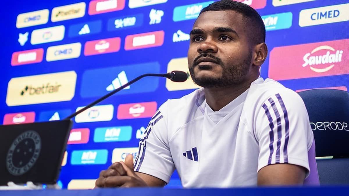 Nikão, do Cruzeiro, analisa preparação para o clássico e pede Mineirão lotado