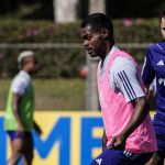 Nikão segue treinamento no Cruzeiro em meio à indefinição no clube