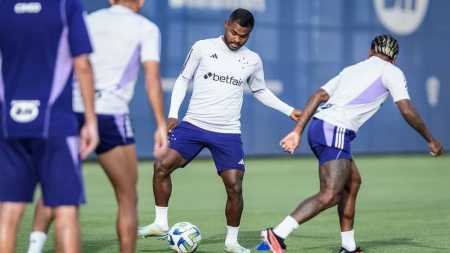 Nikão em treinamento na Toca II nesta quarta-feira (29)