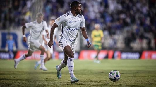 Nikão entrou no segundo tempo da partida contra o Cuiabá, na Arena do Jacaré