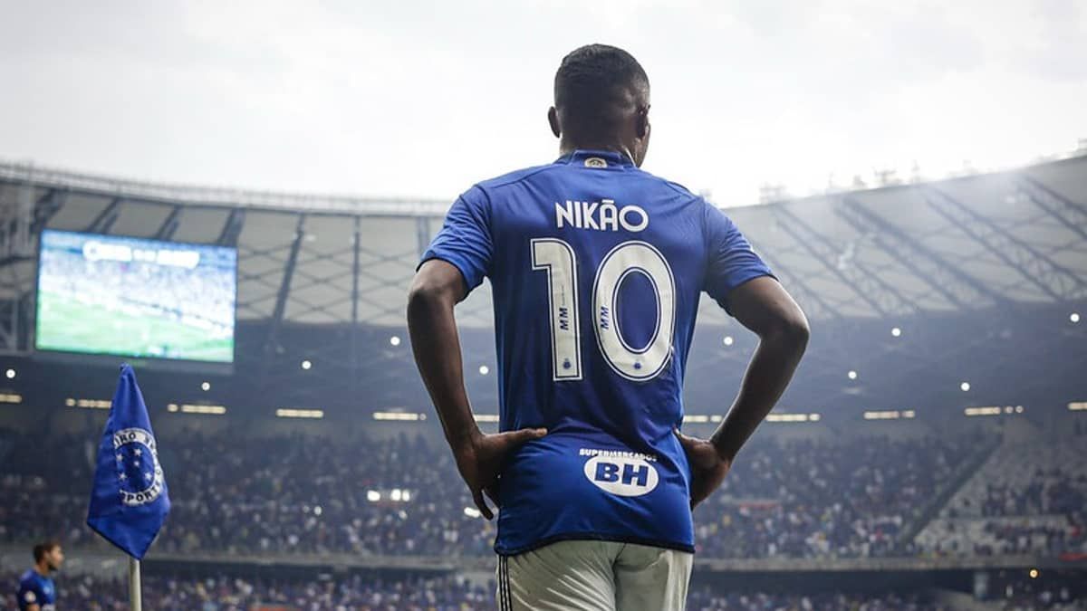 Torcida tem direito de vaiar o Cruzeiro pela má fase? Nikão responde
