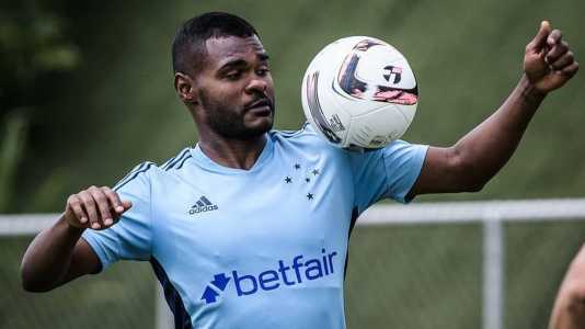 Nikão foi relacionado pelo Cruzeiro para o duelo contra o Pouso Alegre