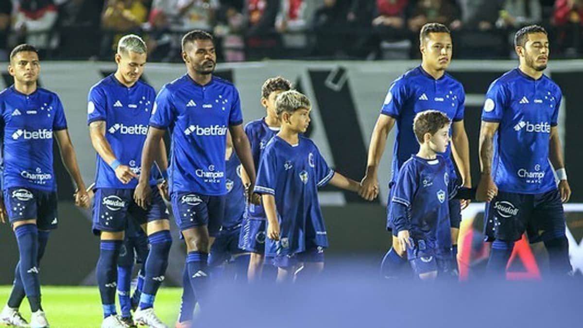Meia do Cruzeiro, Nikão foi titular pela última vez no duelo com o RB Bragantino
