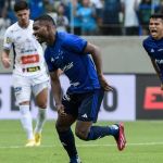 Assista aos gols do empate do Cruzeiro com Athletic com a narração de Pequetito