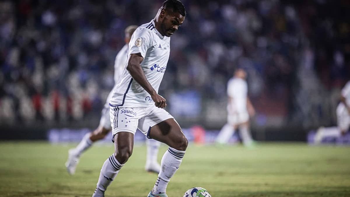 Preterido no Cruzeiro, Nikão perde espaço com Pepa e vive indefinição no clube