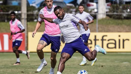 Nikão tem 14 jogos pelo Cruzeiro, mas perdeu espaço no time celeste