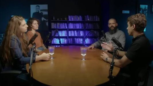 Nikolas ao lado do pastor Anderson Silva durante a conversa